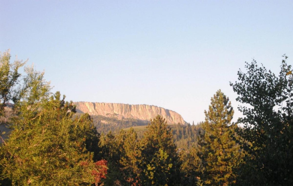 The Mammoth Creek Inn Image 11