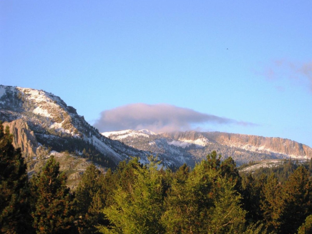 The Mammoth Creek Inn Image 12